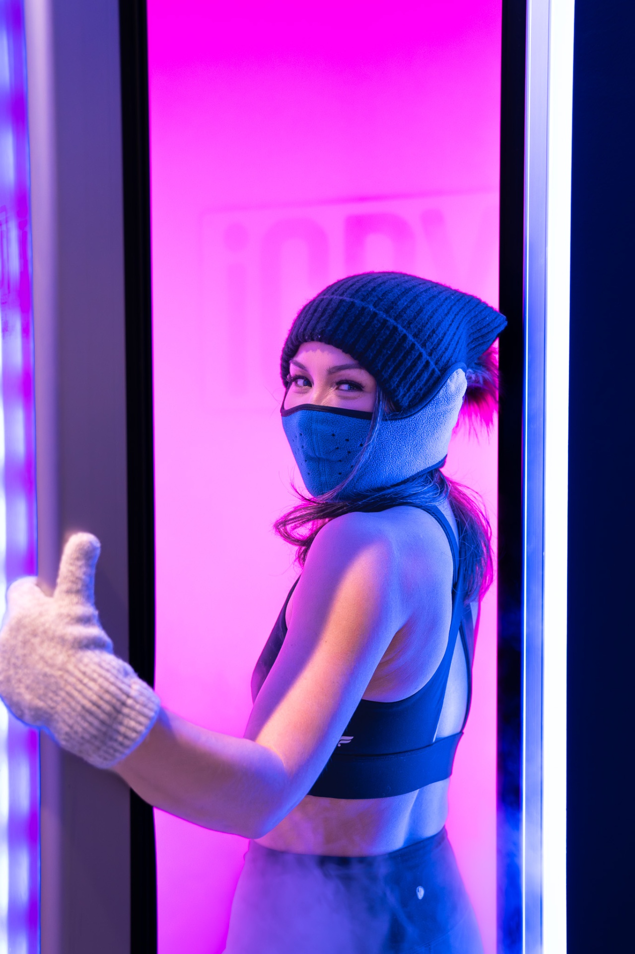 iCRYO Fairfield guest geared up inside the cryo chamber