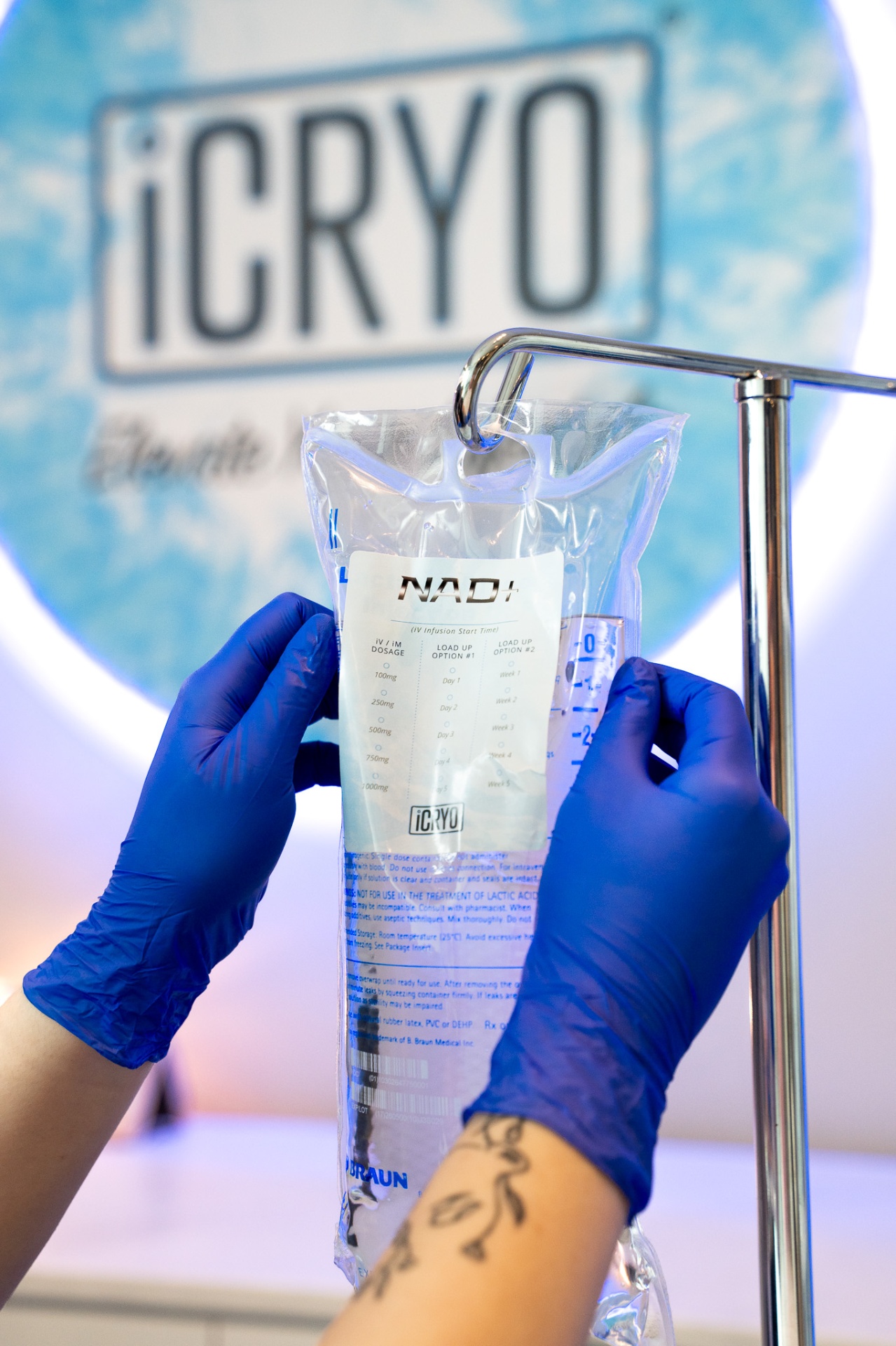 iCRYO Fairfield NAD+ IV infusion bag with dosing chart